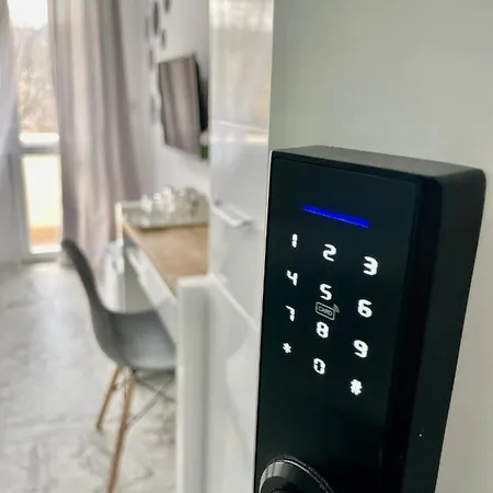 Glassroom- самостоятелна Private Lägenhet *