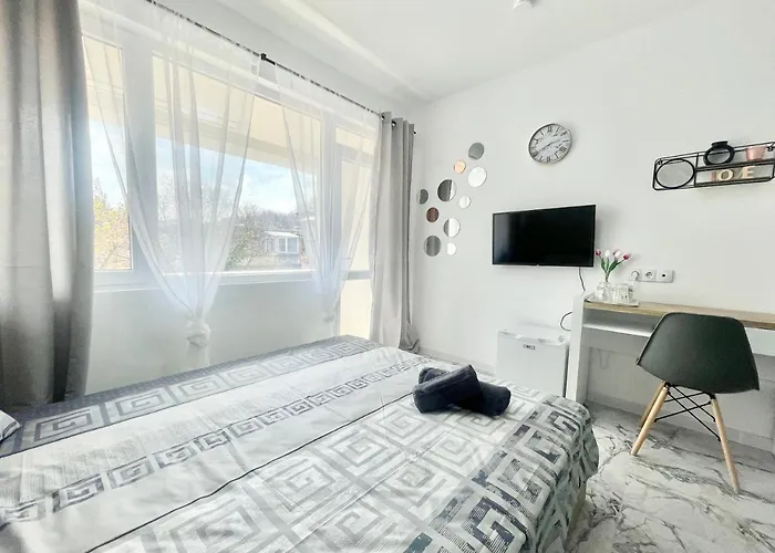 Glassroom- самостоятелна Private Apartment Varna
